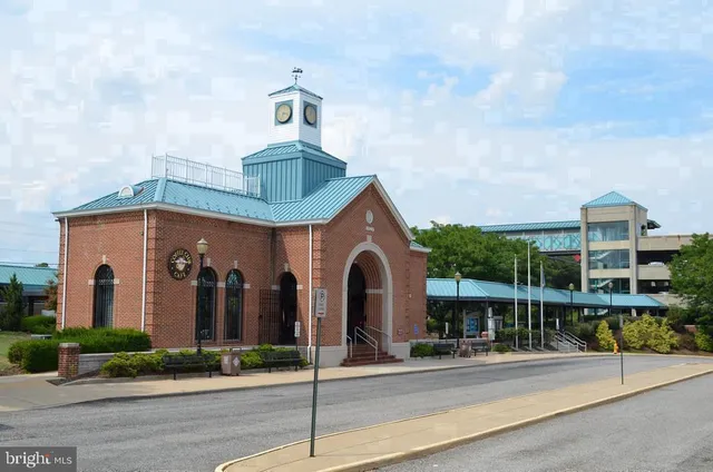 $499,950 | 2094 Pilgrim Drive, Woodbridge, VA 22192