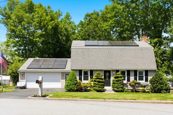 $520,000 | 188 Patricia Lane, Manchester, NH 03104