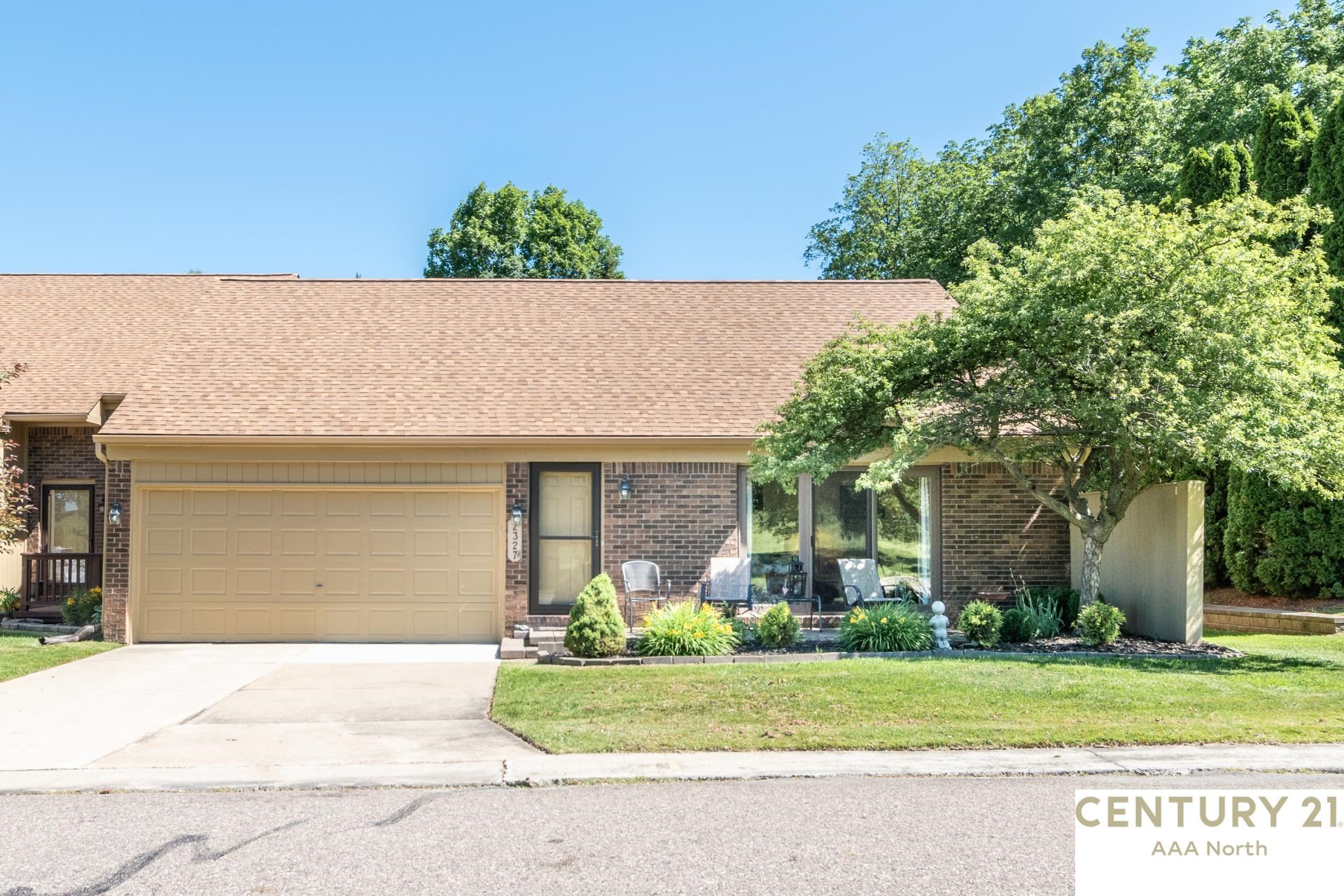 2327 Rochelle Park Drive Rochester, MI 48309 - Photo 1 of 58 50146531-cdfe626b-55ab-4f03-851d-77f6d2eb4106.JPG