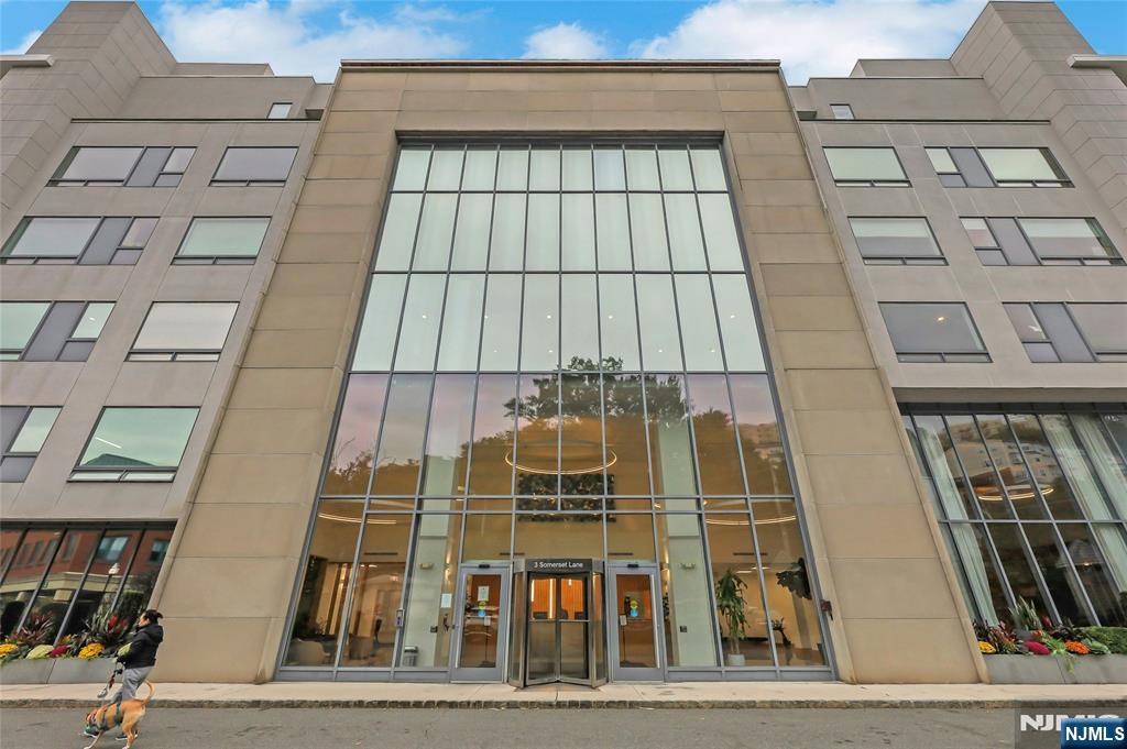 3 Somerset Lane, Unit 109 Edgewater, NJ 07020 - Photo 1 of 50