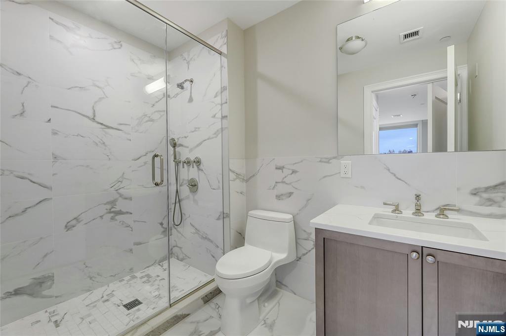 3 Somerset Lane, Unit 109 Edgewater, NJ 07020 - Photo 29 of 50