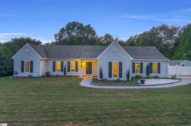 $325,000 | 107 P-4-81, Pendleton, SC 29670