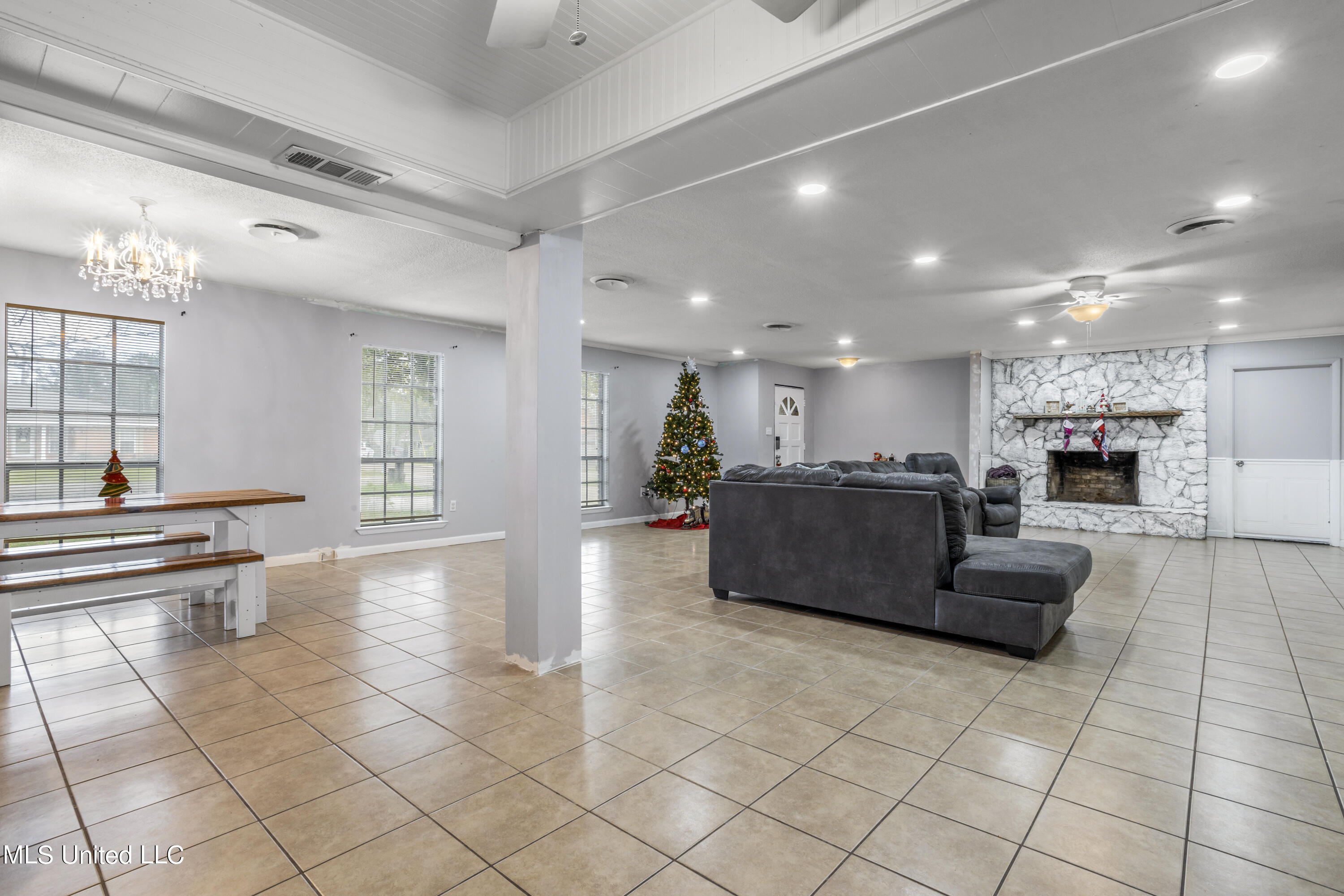 12271 Depew Road Gulfport, MS 39503 - Photo 11 of 24 011