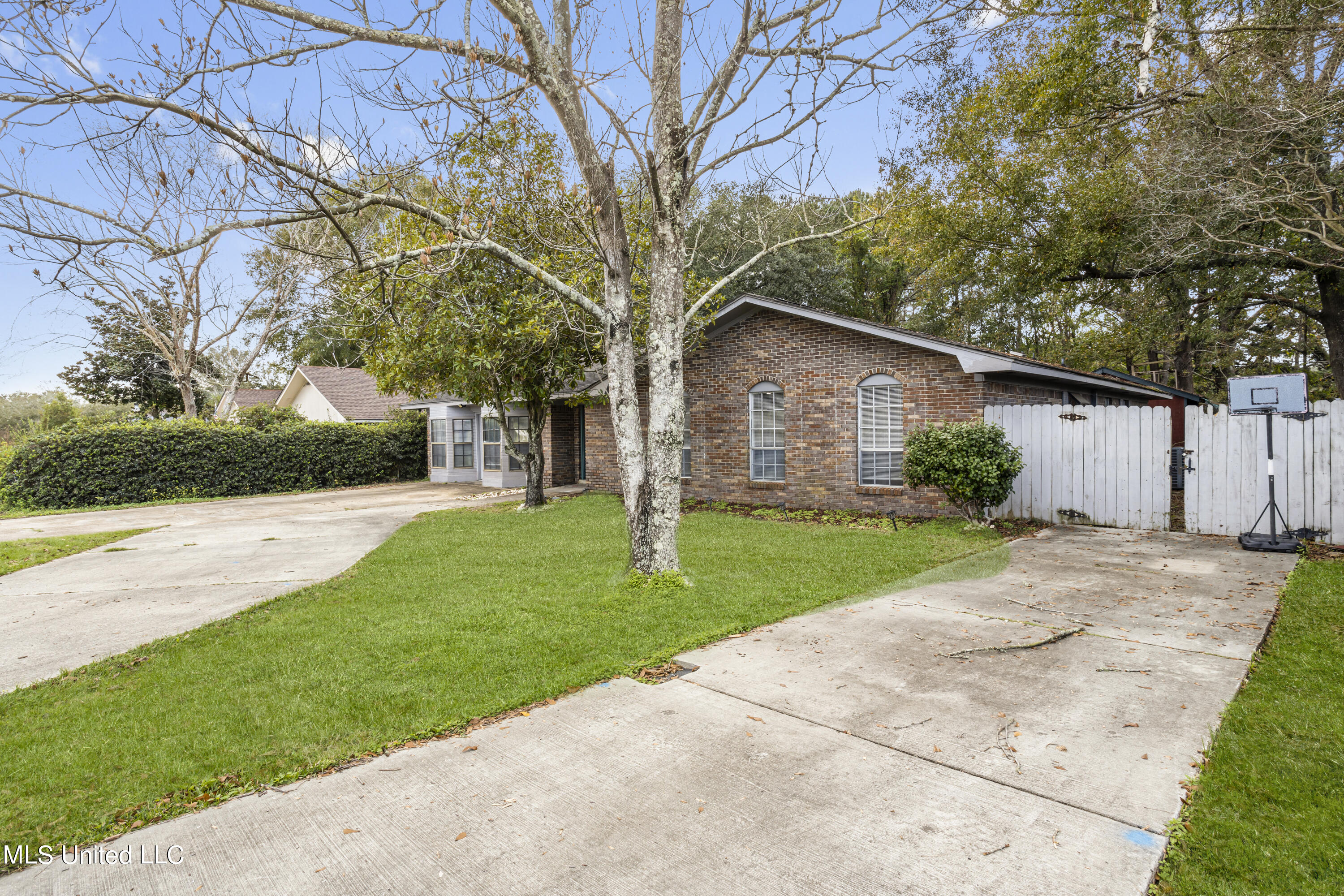 12271 Depew Road Gulfport, MS 39503 - Photo 3 of 24 003