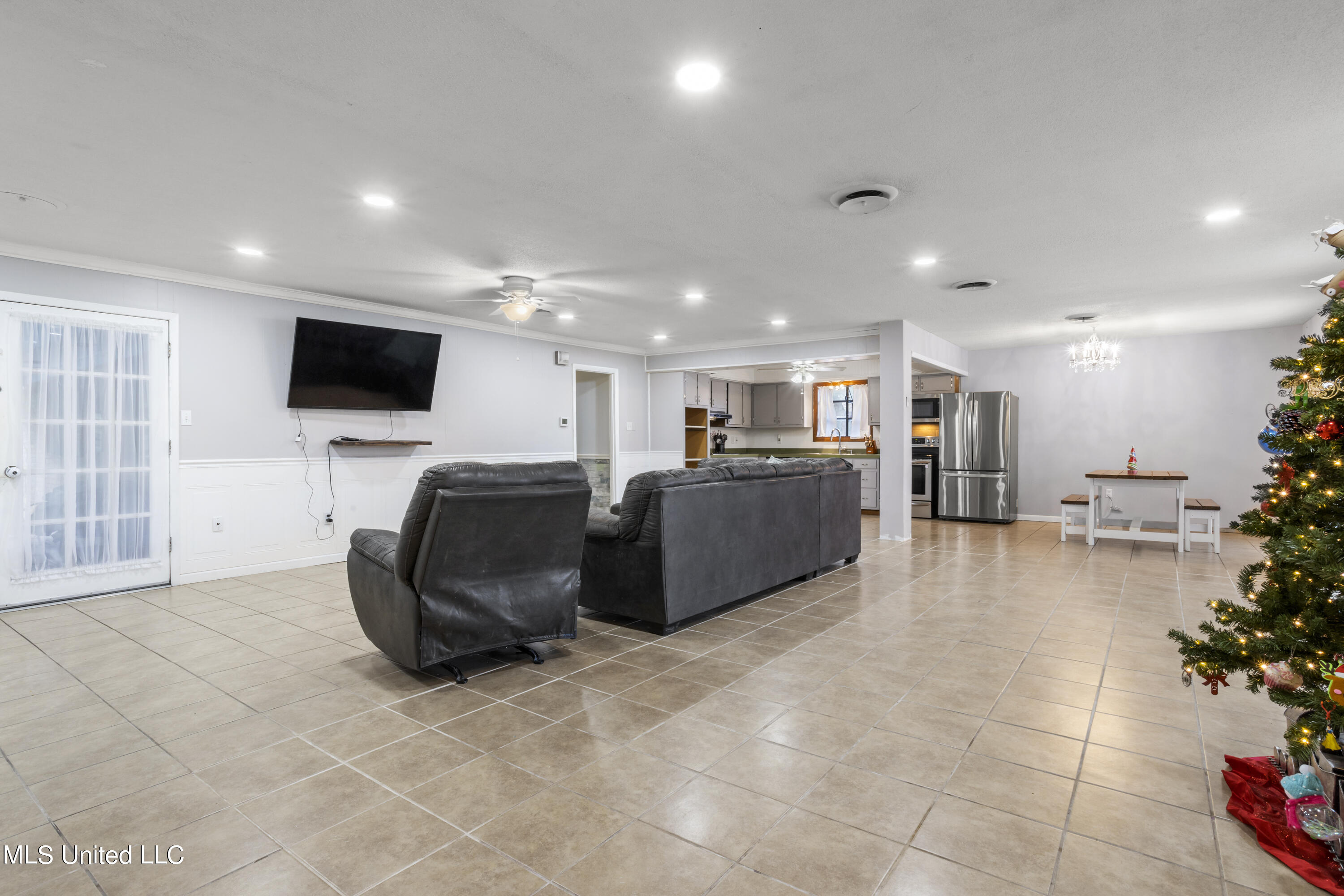12271 Depew Road Gulfport, MS 39503 - Photo 5 of 24 005