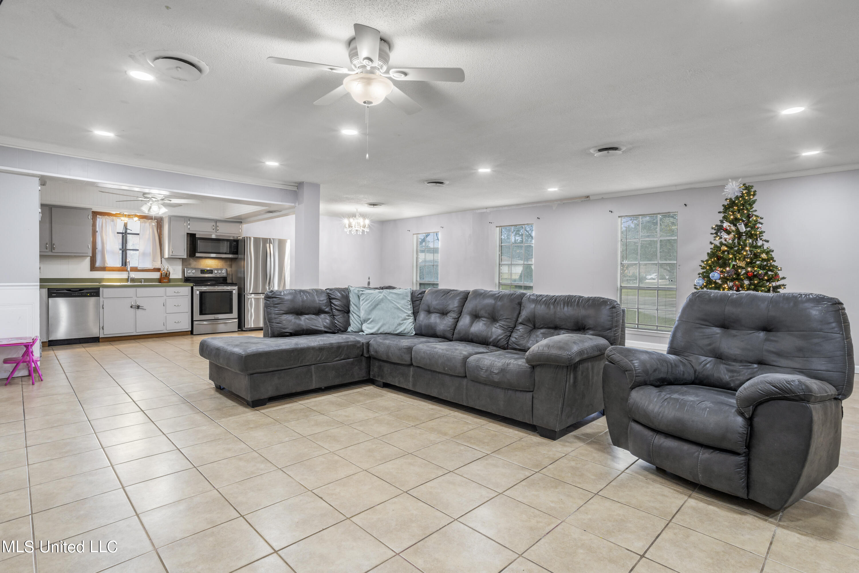 12271 Depew Road Gulfport, MS 39503 - Photo 7 of 24 007