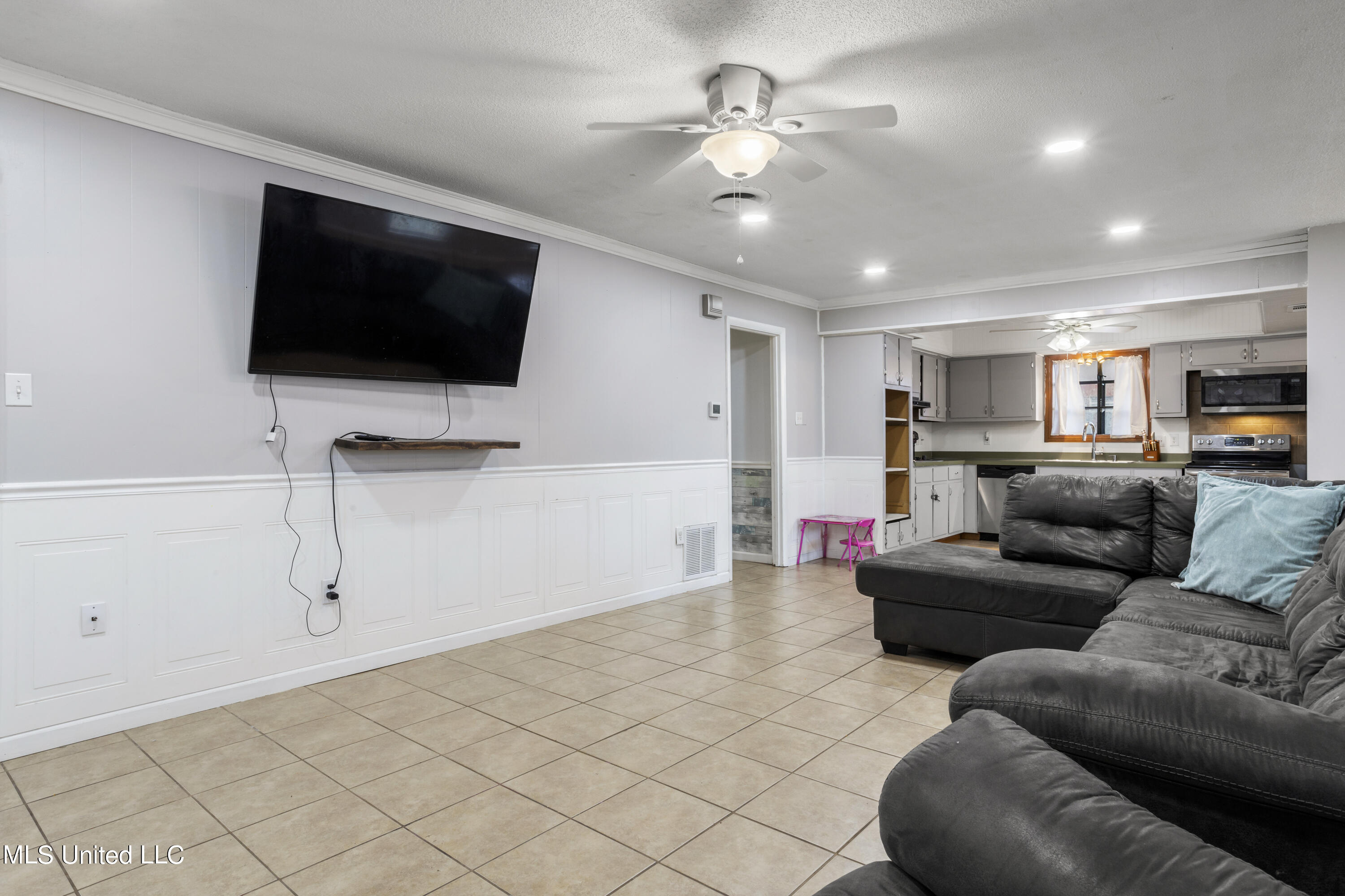 12271 Depew Road Gulfport, MS 39503 - Photo 8 of 24 008
