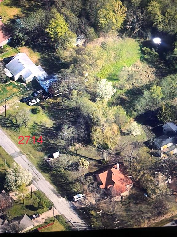 2714 Henry Road Lancaster, TX 75134 - Photo 6 of 19 a view of a yard