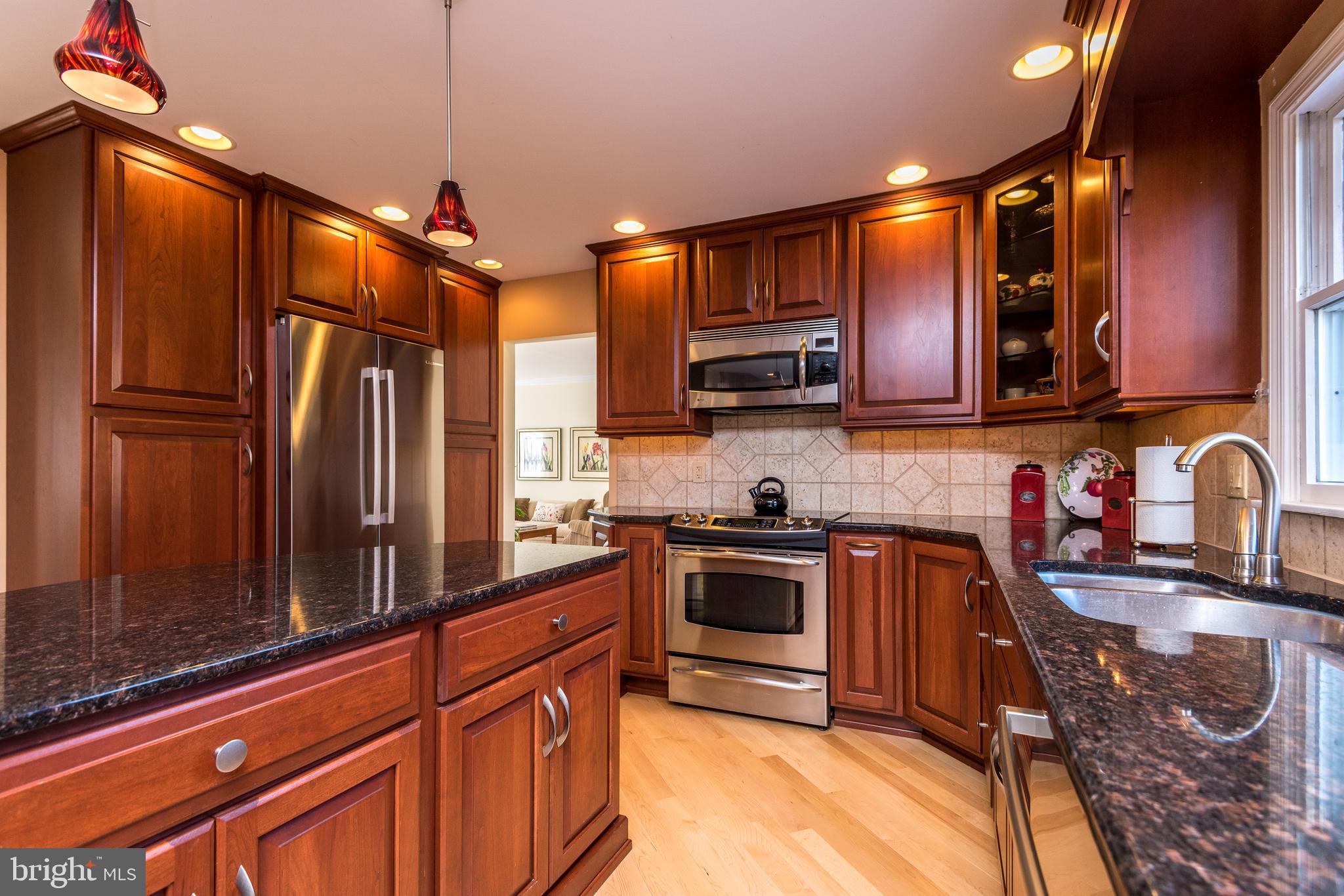 4 Stefwalt Road Hatboro, PA 19040 - Photo 10 of 60 Newer Stainless Steel Appliances