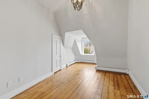 $1,400 | 214 Broadway, Unit 5, Norwich, CT 06360
