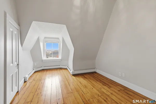 $1,400 | 214 Broadway, Unit 5, Norwich, CT 06360