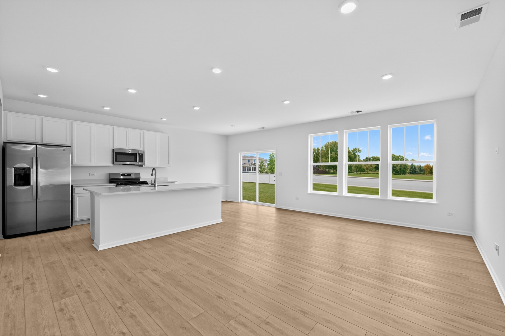 4209 Meadowridge Road Woodstock, IL 60098 - Photo 4 of 19