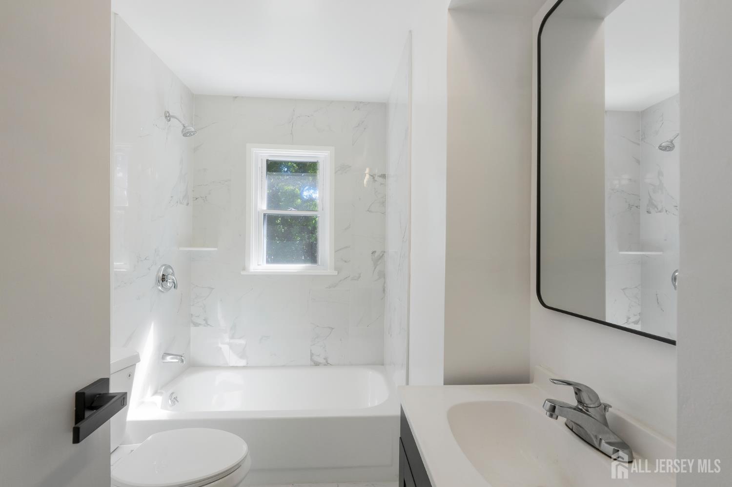 33 Larchmont Road Edison, NJ 08837 - Photo 19 of 25