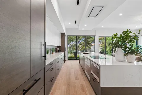 $2,150,000 | 94 West Davis Boulevard, Tampa, FL 33606