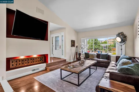 $1,150,000 | 33 El Molino Drive, Clayton, CA 94517