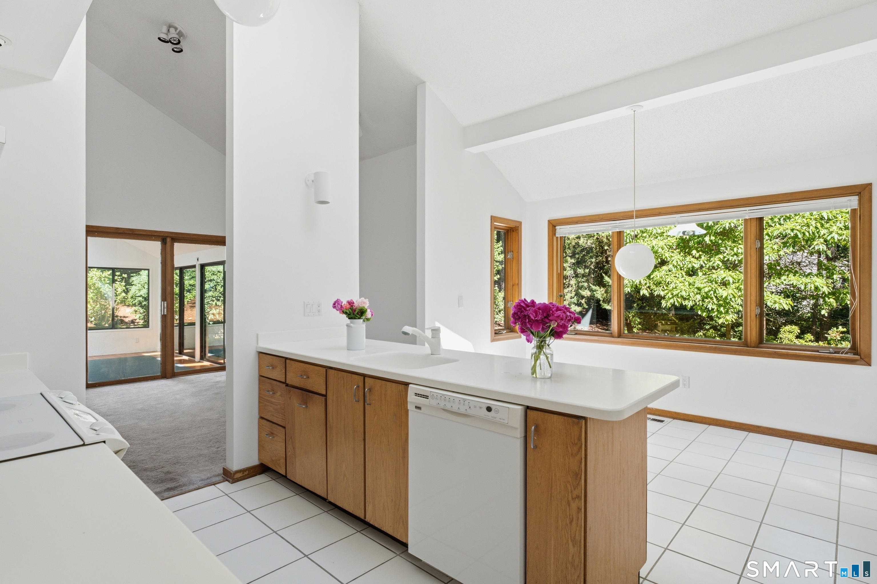 53 Summer Hill Road Madison, CT 06443 - Photo 14 of 29 Natural light pouring in