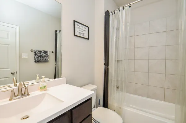 $315,000 | 10519 Scrub Oak Drive, Rosharon, TX 77583