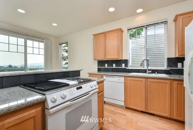 13013 Northeast 182nd Place Bothell, WA 98011 - Photo 7 of 16 Gallery Image 7