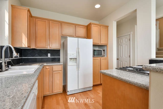 13013 Northeast 182nd Place Bothell, WA 98011 - Photo 8 of 16 Gallery Image 8