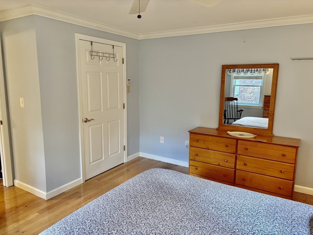 43 Wishing Well Way West Springfield, MA 01089 - Photo 27 of 42 a room with a dresser and a mirror