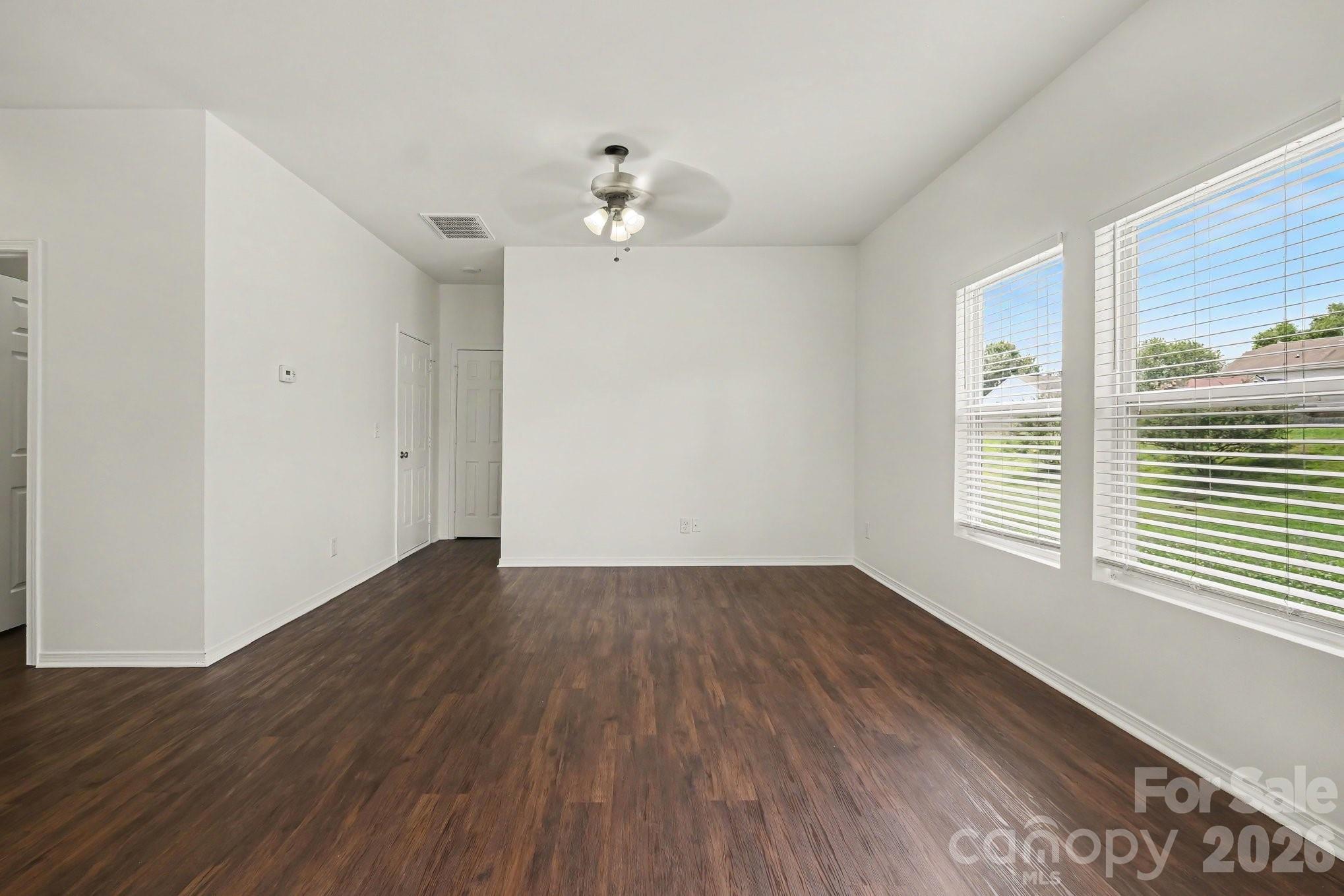 4636 Meadowfield Road Charlotte, NC 28215 - Photo 12 of 29 Gallery Image 12