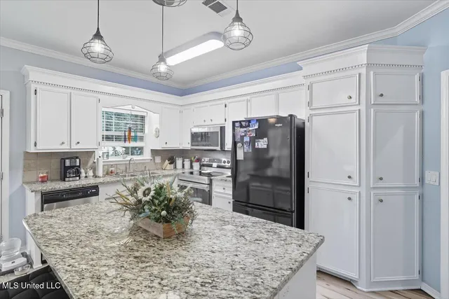 $346,900 | 135 Fawnwood Drive, Brandon, MS 39042