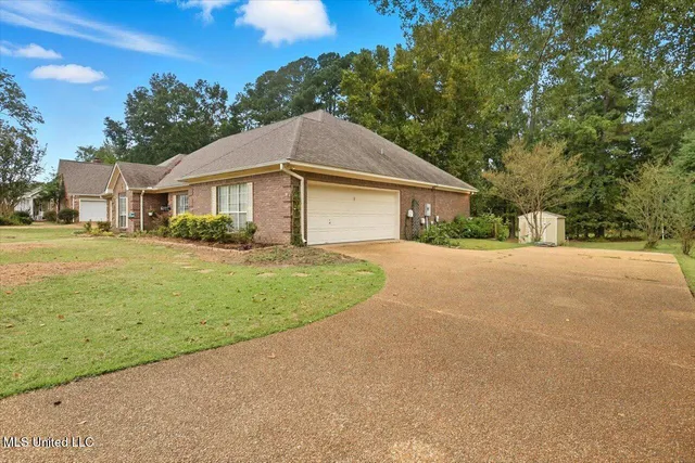 $346,900 | 135 Fawnwood Drive, Brandon, MS 39042