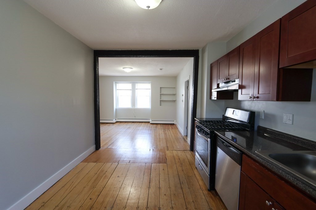 20 Roberts Street, Unit 5 Brookline, MA 02445 - Photo 3 of 7