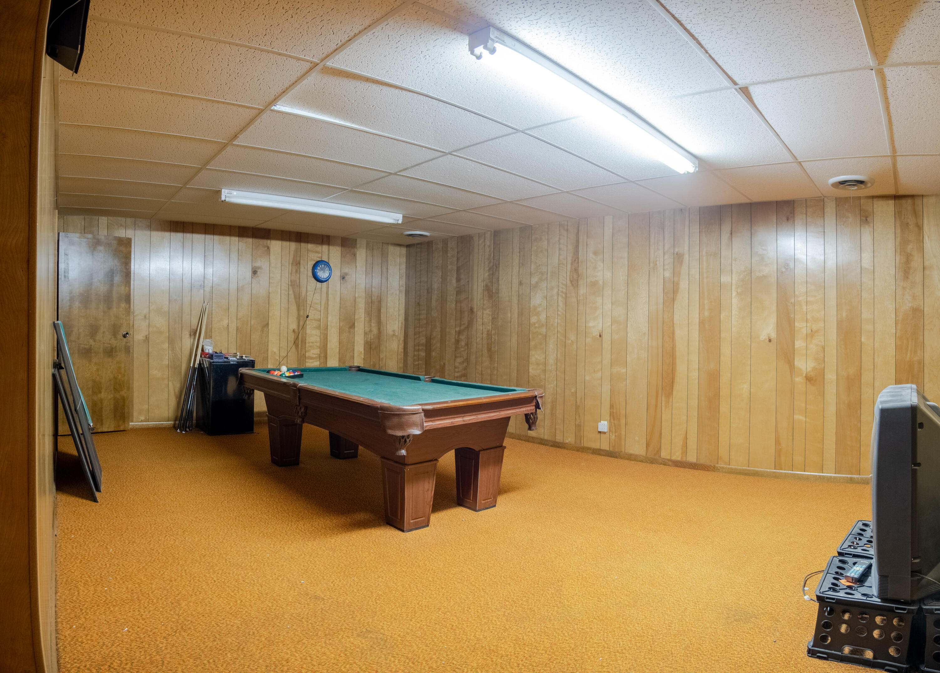 303 Comanche Trail Tulia, TX 79088 - Photo 31 of 37 a room with furniture