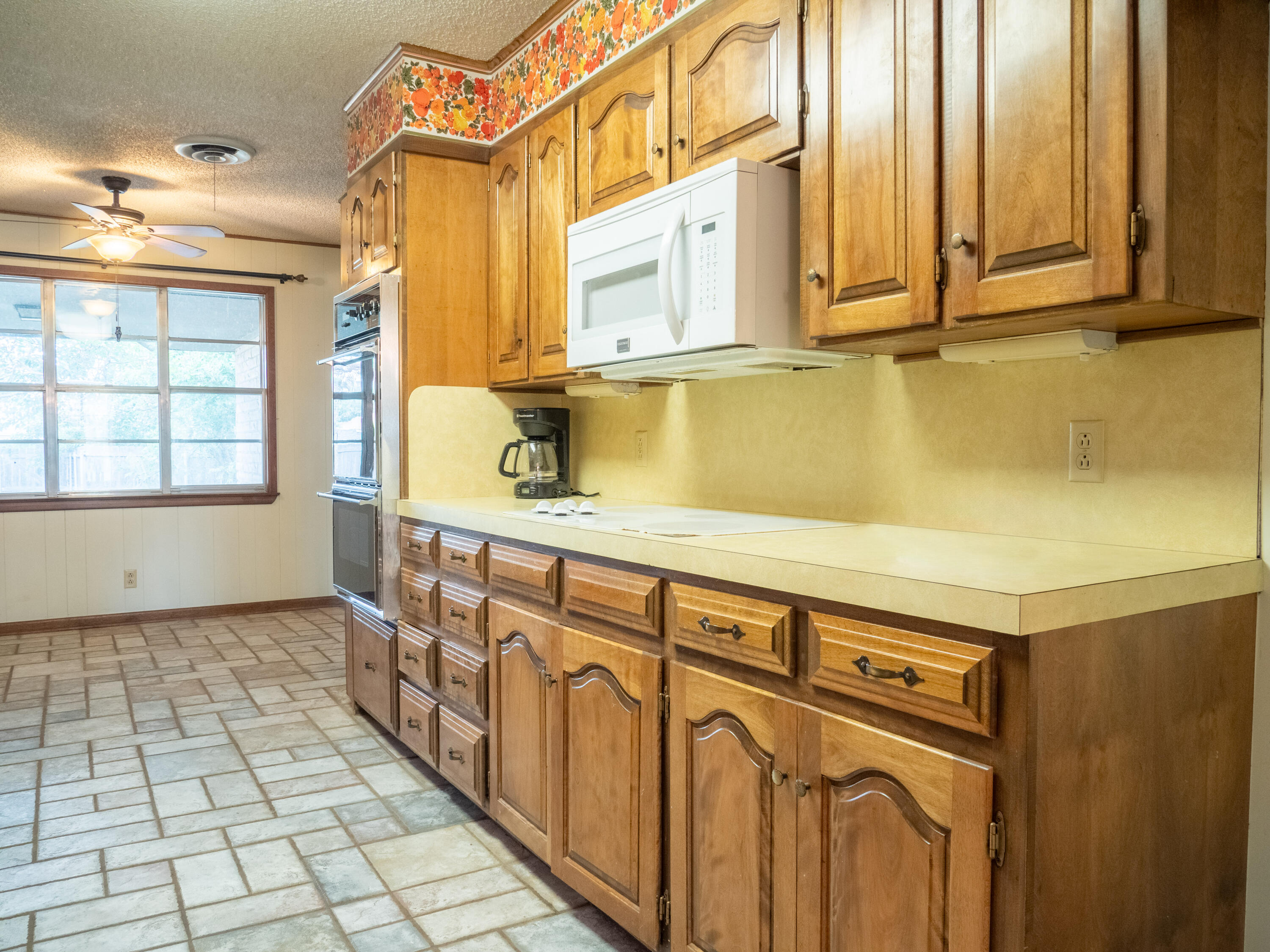 303 Comanche Trail Tulia, TX 79088 - Photo 10 of 37 Tulia-17