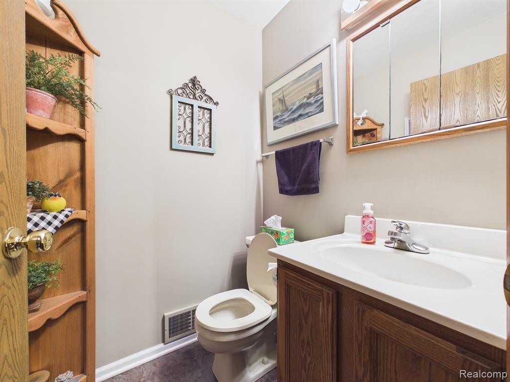 6882 Jones Road North Branch, MI 48461 - Photo 20 of 64