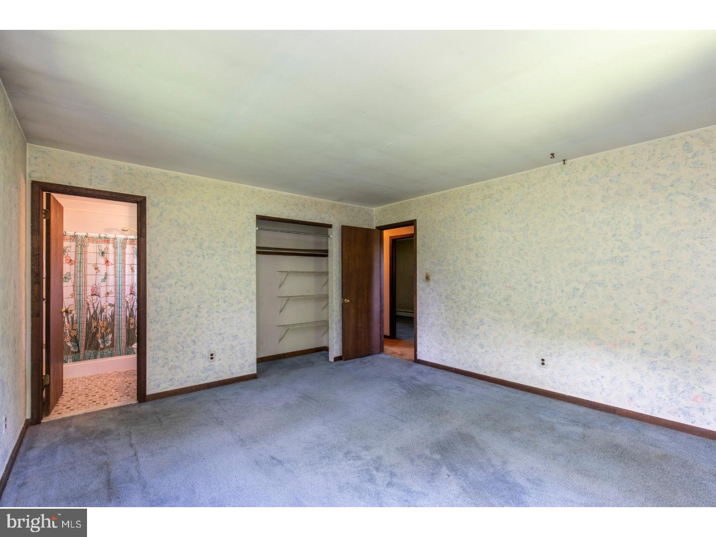 108 Peacedale Road Landenberg, PA 19350 - Photo 11 of 25 an empty room with closet