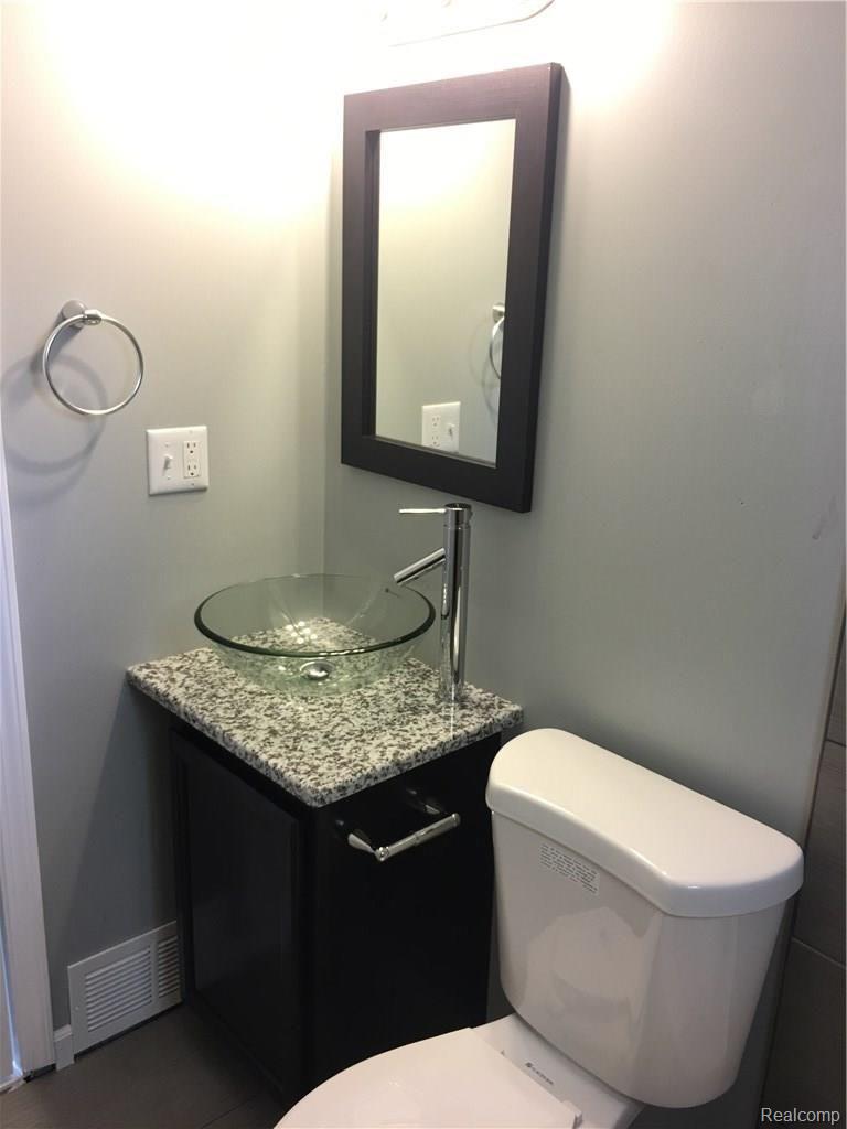 21844 Rausch Avenue Eastpointe, MI 48021 - Photo 19 of 29 IMG_6613.JPG