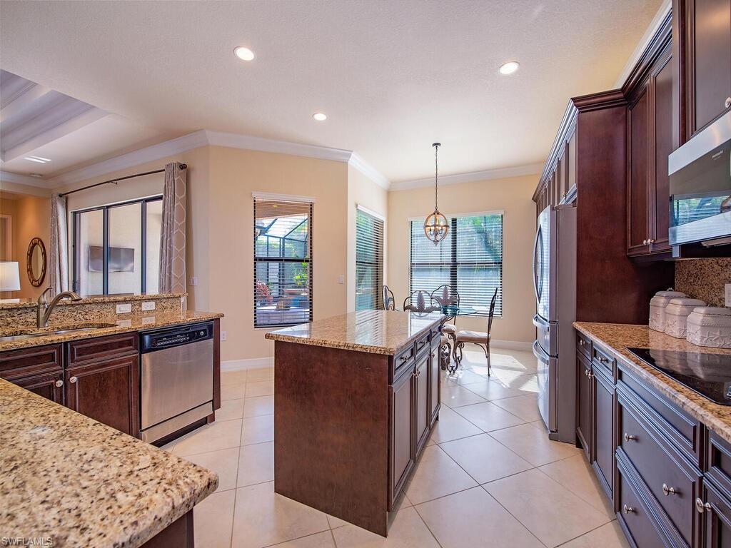 3199 Atlantic Circle Naples, FL 34119 - Photo 10 of 35