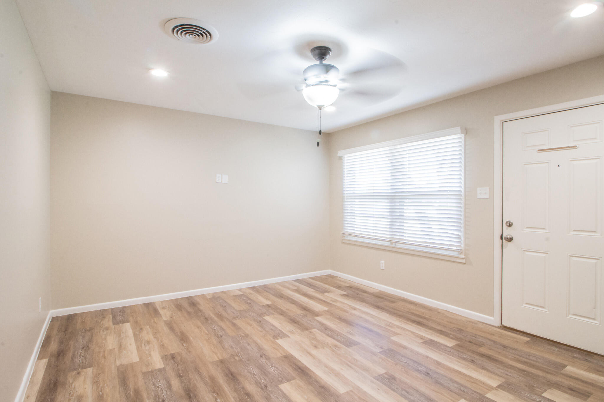 4937 7th Street Lubbock, TX 79416 - Photo 8 of 18 IMG_8333
