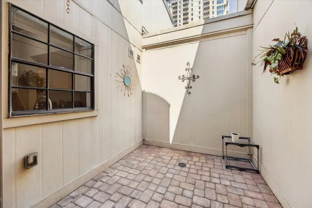 $280,000 | 5372 Brownway Street, Unit D34, Houston, TX 77056