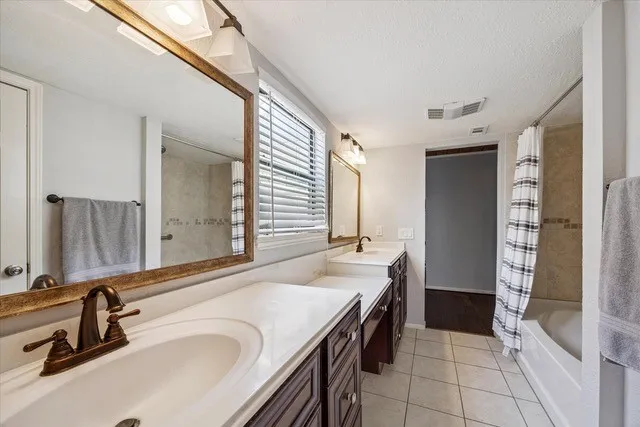 $280,000 | 5372 Brownway Street, Unit D34, Houston, TX 77056