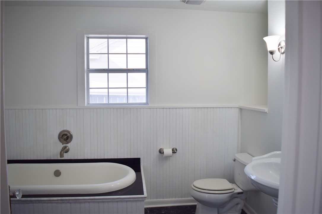701 Naples Street Corpus Christi, TX 78404 - Photo 18 of 31 bathroom