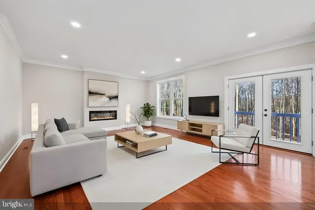a view of livingroom with hardwood floor and window