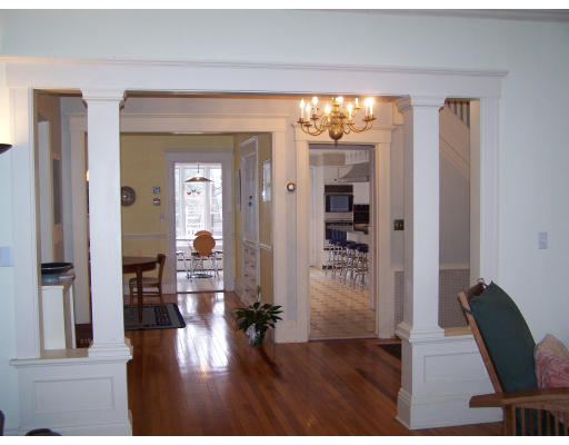 44 Berwick Street Worcester, MA 01602 - Photo 8 of 23