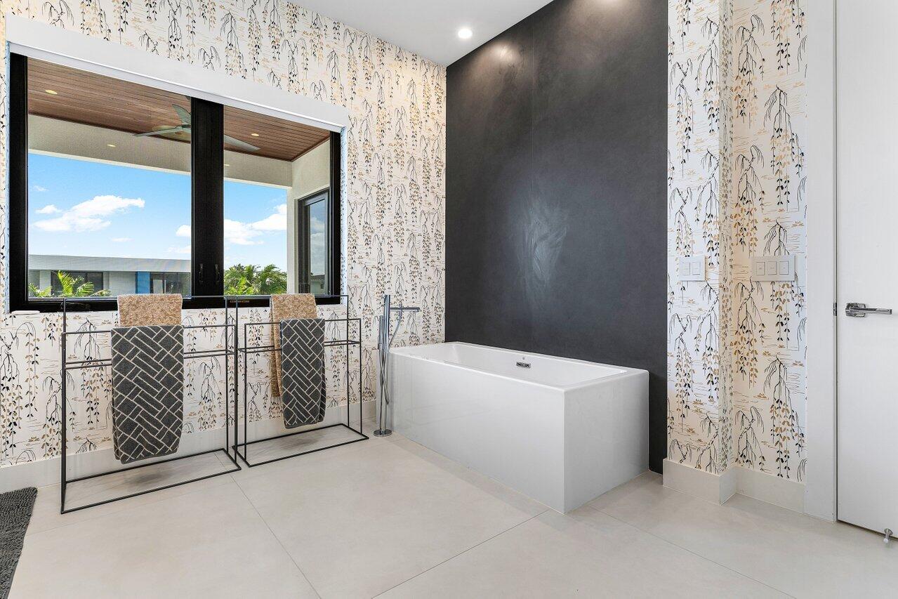 680 Marine Drive Boca Raton, FL 33431 - Photo 18 of 42 038-680MarineDrive-BocaRaton-FL-33431-SM