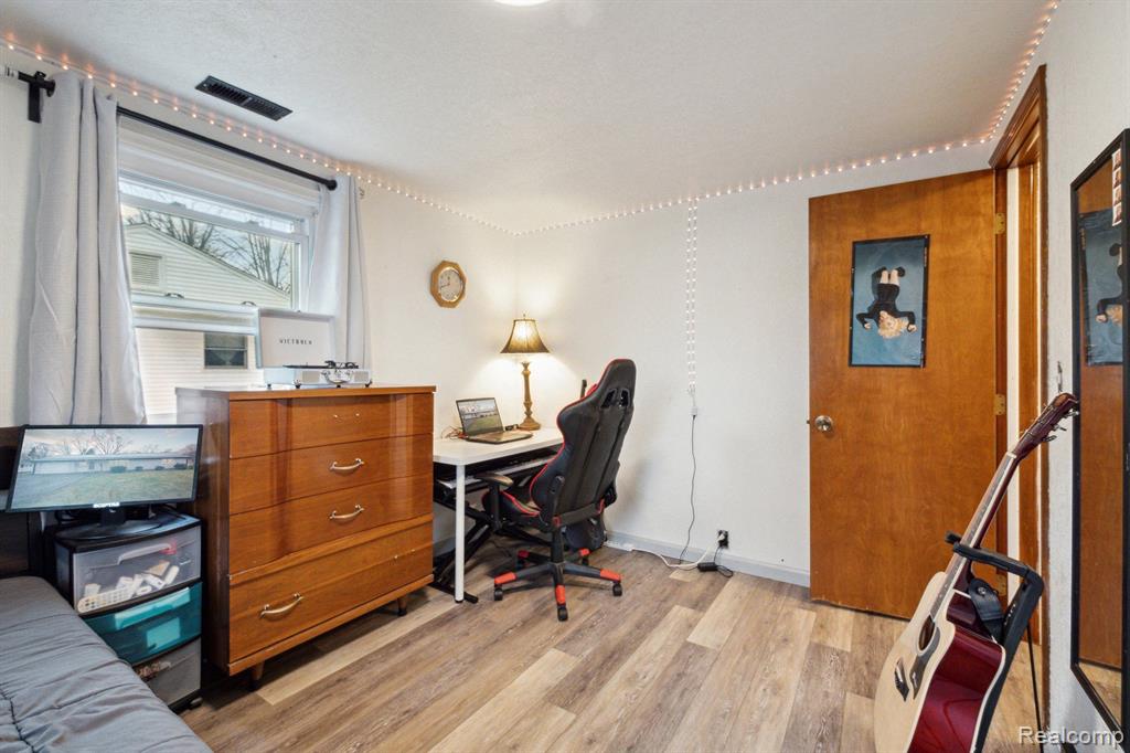 10669 Exeter Road Carleton, MI 48117 - Photo 21 of 32