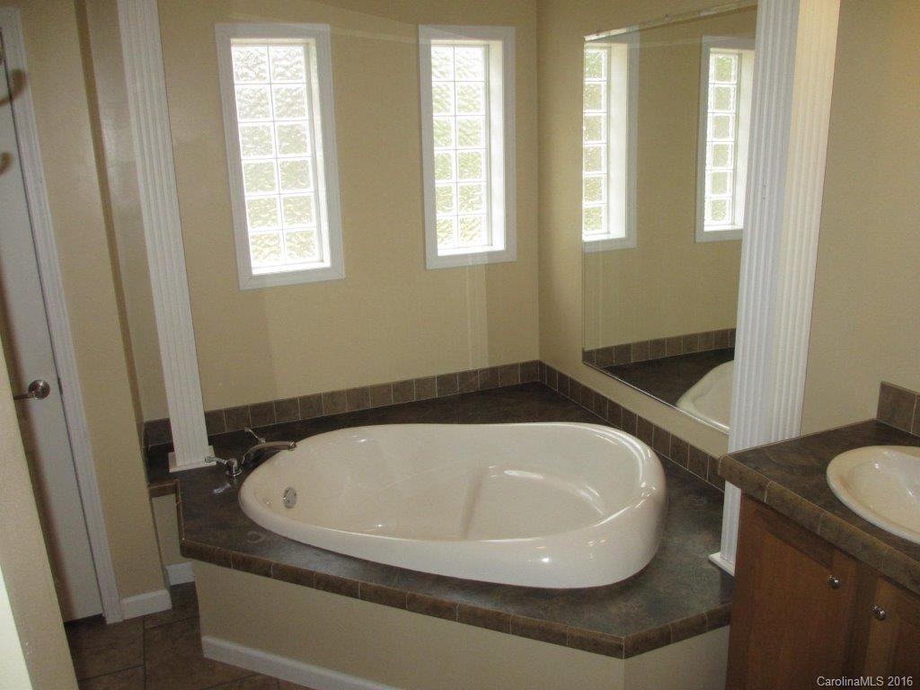 27 Pattys Chapel Road, Unit 66 Fletcher, NC 28732 - Photo 11 of 19 Gallery Image 11