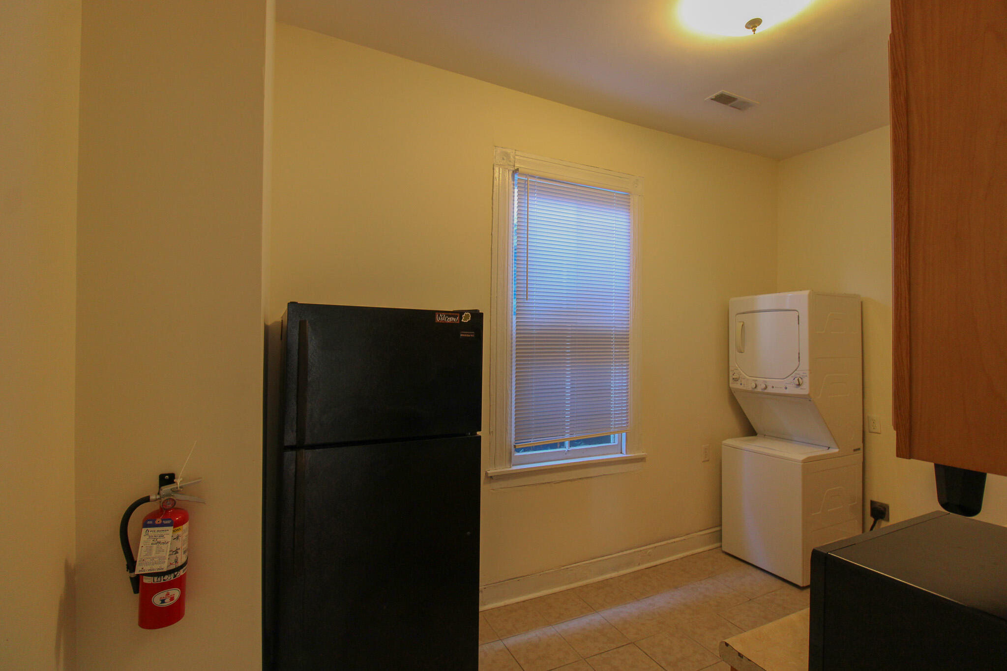 3 Woolfe Street, Unit B Charleston, SC 29403 - Photo 4 of 10 IMG_7336