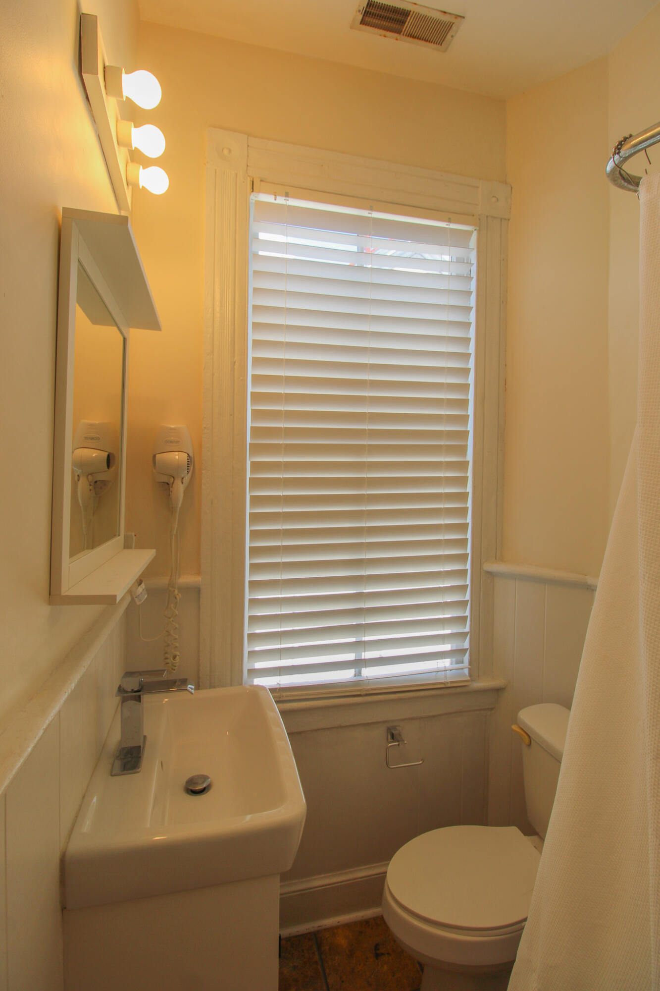 3 Woolfe Street, Unit B Charleston, SC 29403 - Photo 10 of 10 IMG_7316