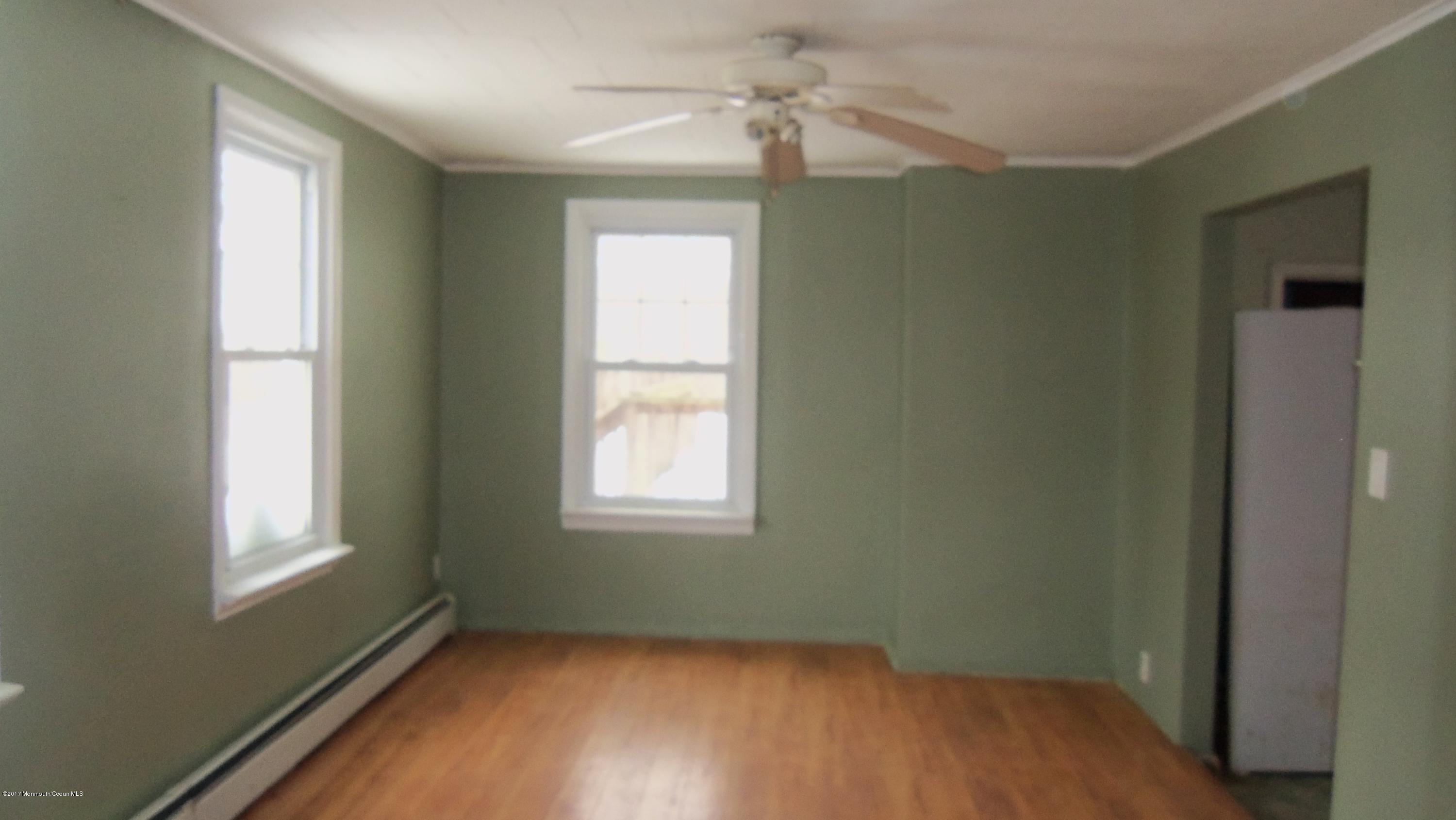 63 Fulton Street Keyport, NJ 07735 - Photo 3 of 12 Dining room
