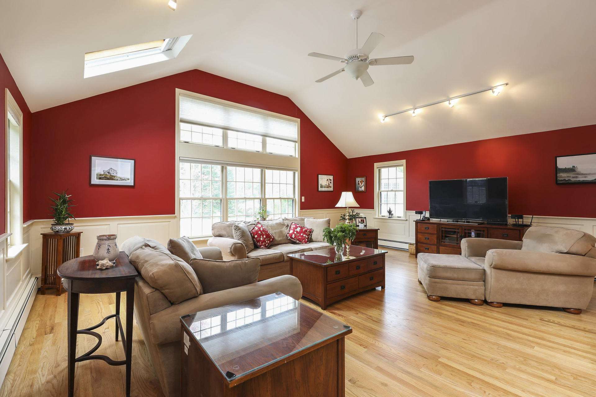 6 Caly Hollow Road Kennebunk, ME 04043 - Photo 10 of 40 008-photo-living-room-7626168