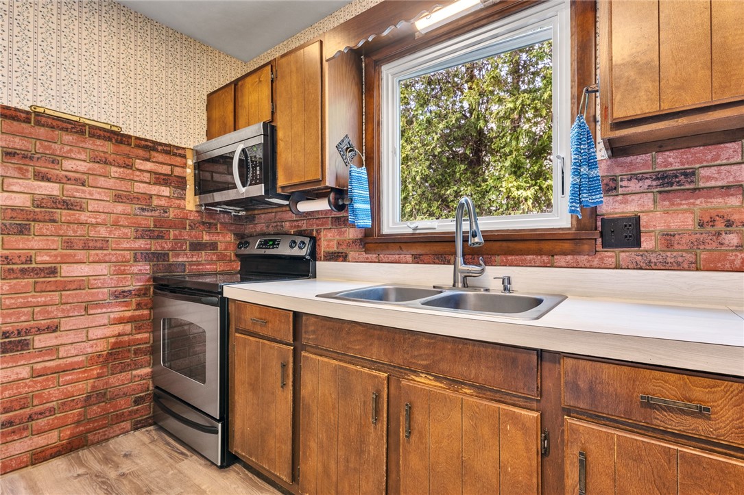 38 School Street Westerly, RI 02891 - Photo 8 of 21