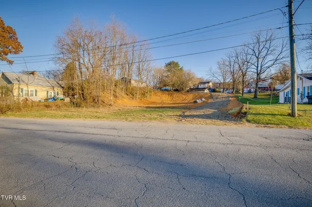 $36,000 | 544 Oakwood Street, Unit 34, Bristol, TN 37620