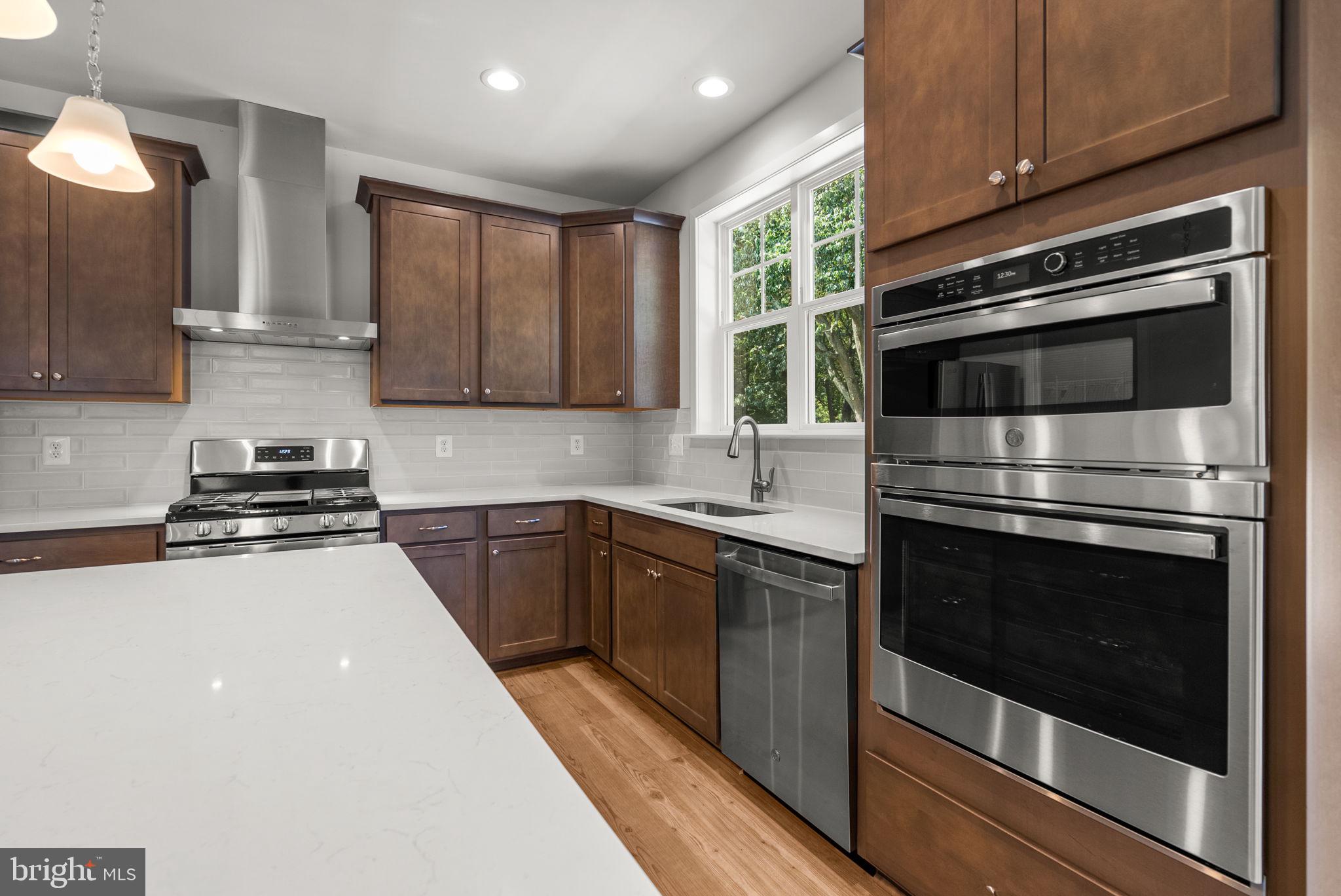 9324 Meredith Avenue Laurel, MD 20723 - Photo 13 of 59 Upgraded SS appliances including external exhaust